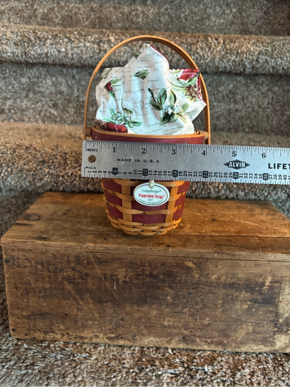 Longaberger Red and Natural Woven Small Basket with Floral Liner - Picture 4 of 5